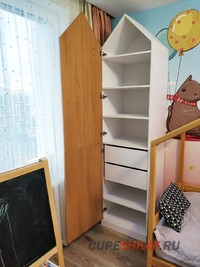 Шкафы-домики и тумба с ящиками в детскую